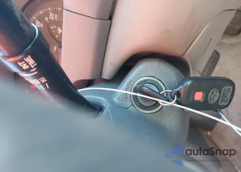 2004 Toyota Camry Le z USA, uszkodzony, nr VIN 4T1BE32KX4U357948